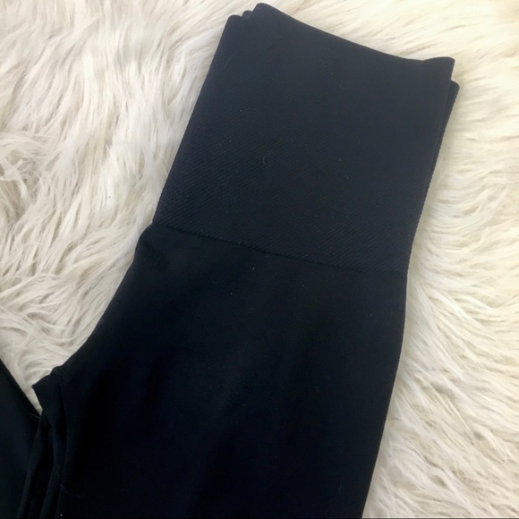 Assets by Spanx Black Base Leggings. XL - Picture 2 of 4